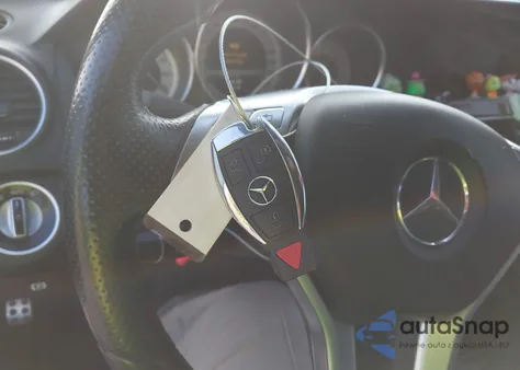 2013 Mercedes-Benz C 250 Sport z USA, uszkodzony, nr VIN WDDGF4HB6DA846519